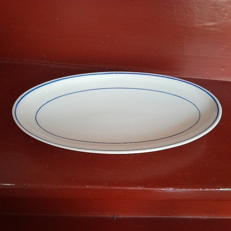 Ovaal belegschaaltje, crème met blauwe lijnen, Gebruikt, Ophalen of Verzenden, Schaal of Schalen, Overige stijlen