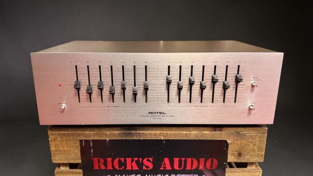 Rotel RE-700 | Vintage Stereo Graphic Equalizer | 7-Bands, ROTEL RE-700 • 7-BANDS • STEREO GRAPHIC EQUALIZER, Refurbished, Ophalen of Verzenden