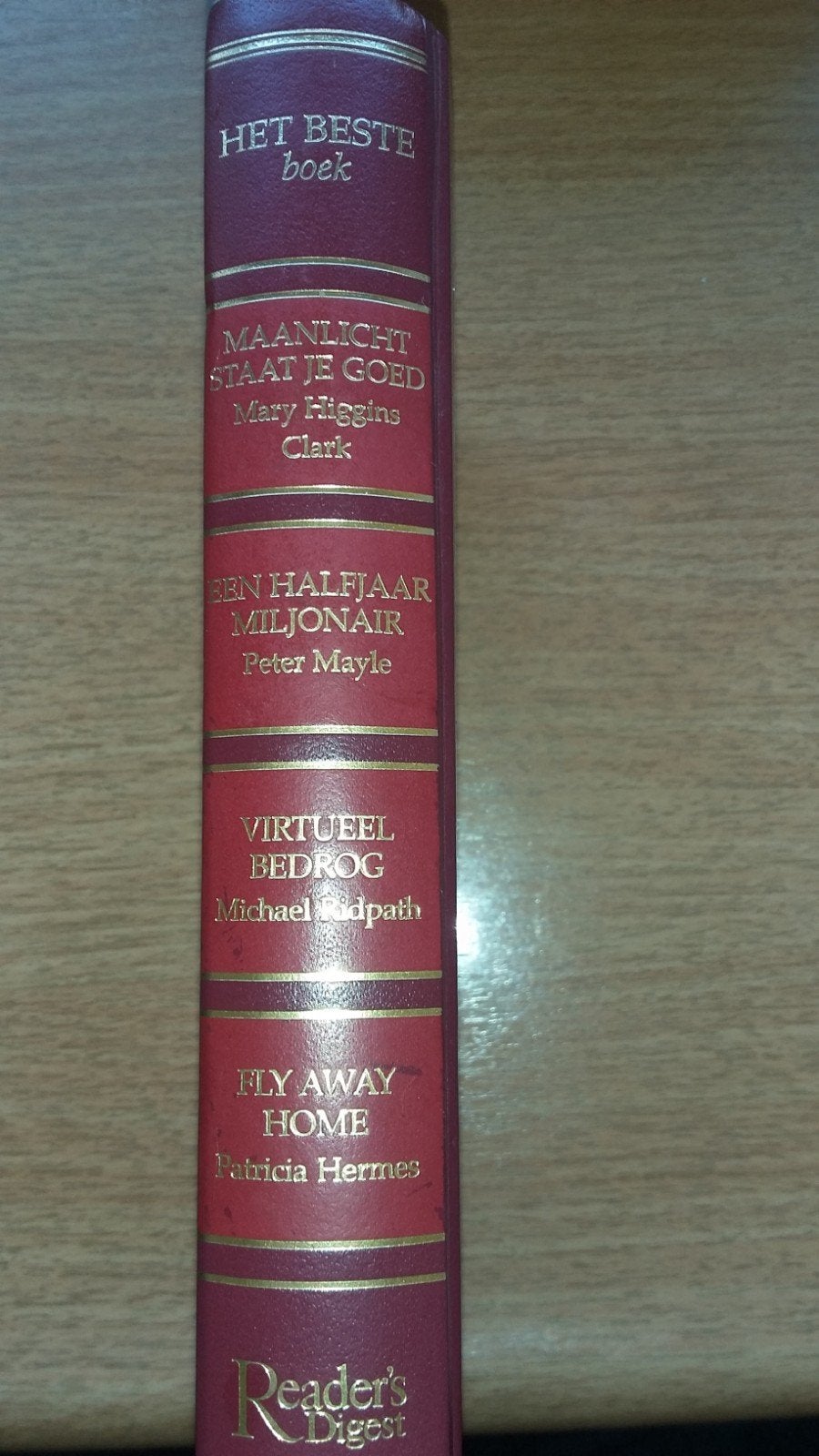 Readers Digest met 4 indrukwekkende verhalen!, Boeken, Romans, Ophalen of Verzenden, Gelezen