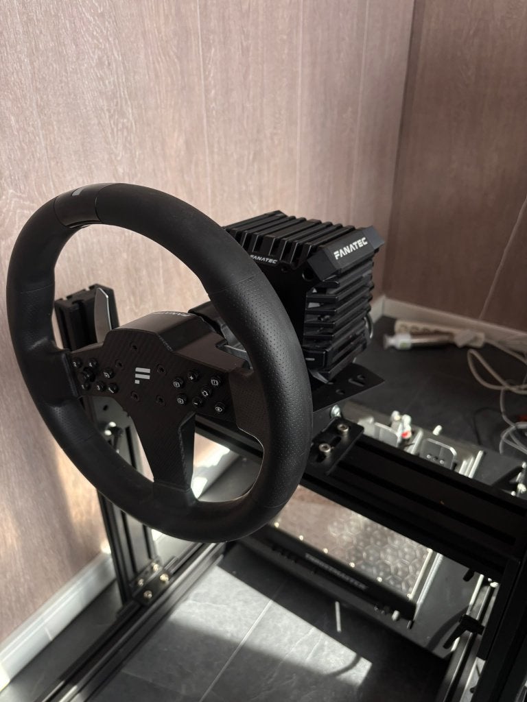 Foto 7 van Complete Racing Sim - DD 8Nm / GT Omega / T-LCM / 2x Shifter