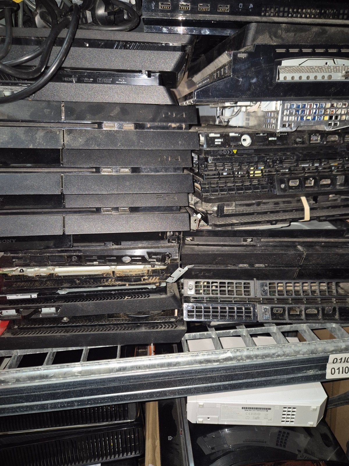 Partij defecte PS4 consoles Ideaal voor onderdelen/reparati, Spelcomputers en Games, Ophalen of Verzenden, Niet werkend, Zonder controller