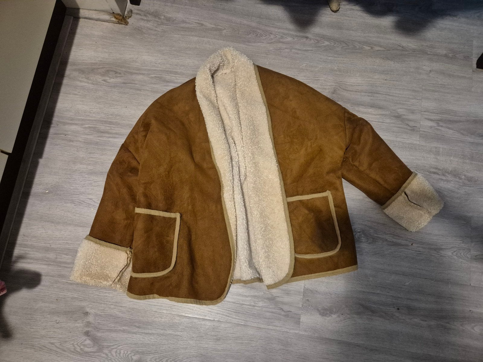 Bruine suède jas met teddy voering, Maat 38/40 (M), Bruin, Ophalen of Verzenden, Onbekend