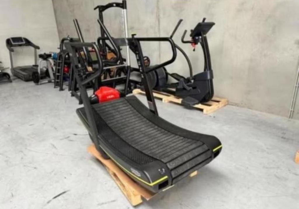 Technogym skillmill in perfecte staat!!, Ophalen, Zo goed als nieuw