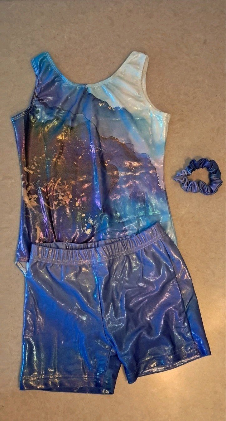 Mooi turnpakje met bijpassend broekje en scrunchie, Sport en Fitness, Ophalen of Verzenden, Zo goed als nieuw, Blauw