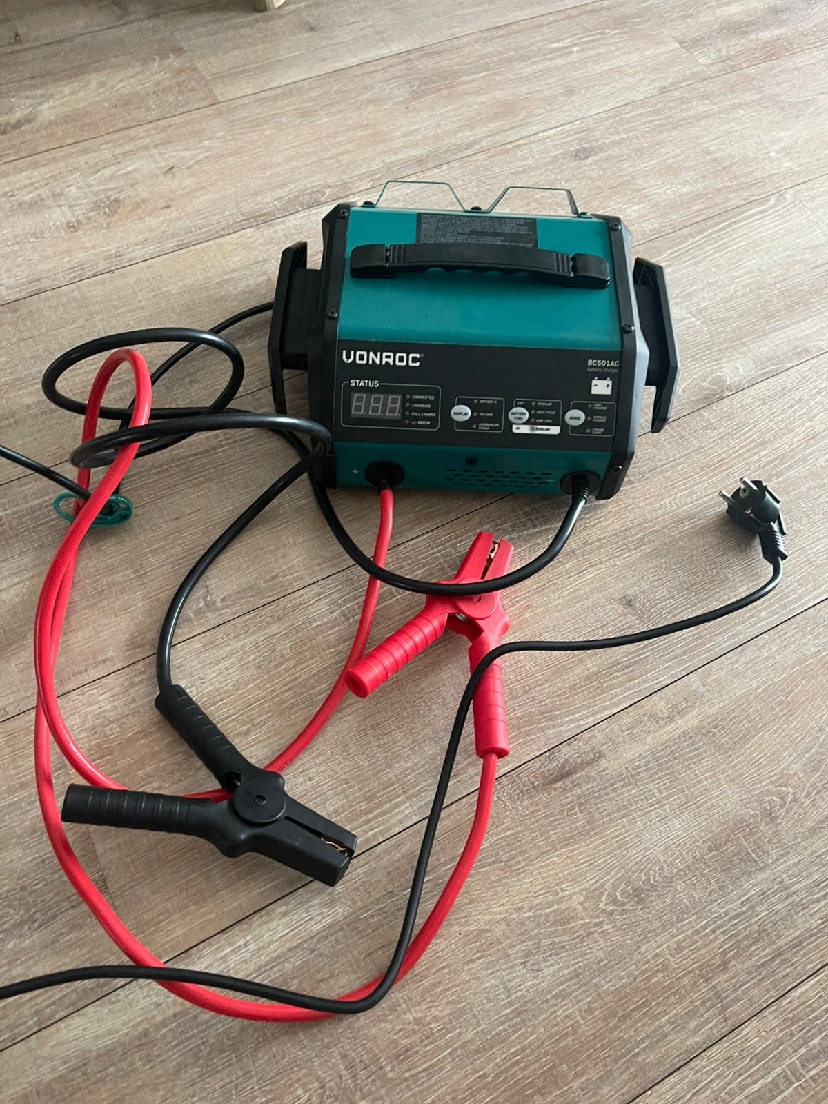 VONROC BC501AC acculader / jumpstarter 6V & 12V, Nieuw