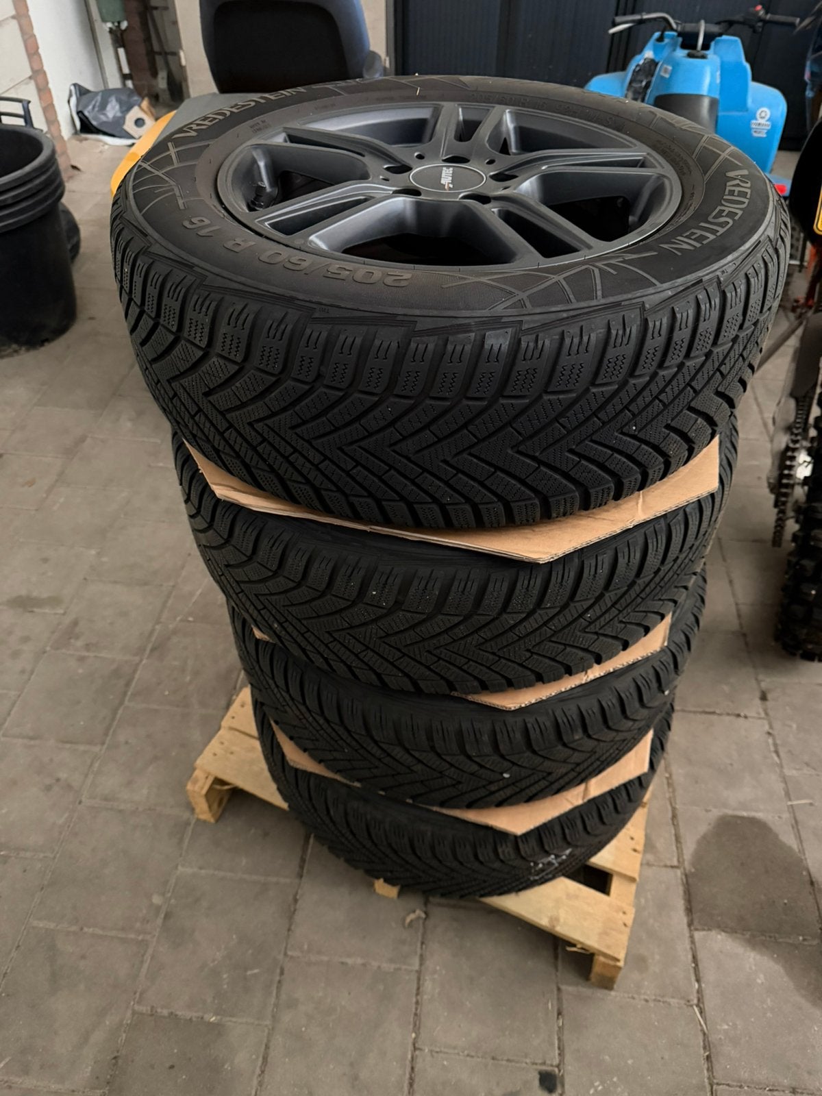 Set winterbanden voor mercedes met zwarte alu velgen zgan!, Gebruikt, 16 inch, Banden en Velgen, Personenwagen