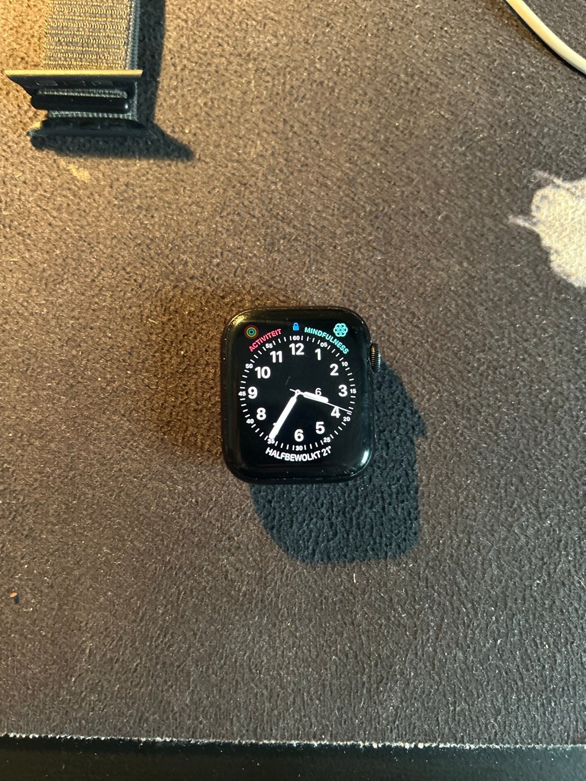 Apple Watch SE 3 44mm GPS Zwart (2025) + extra bandjes