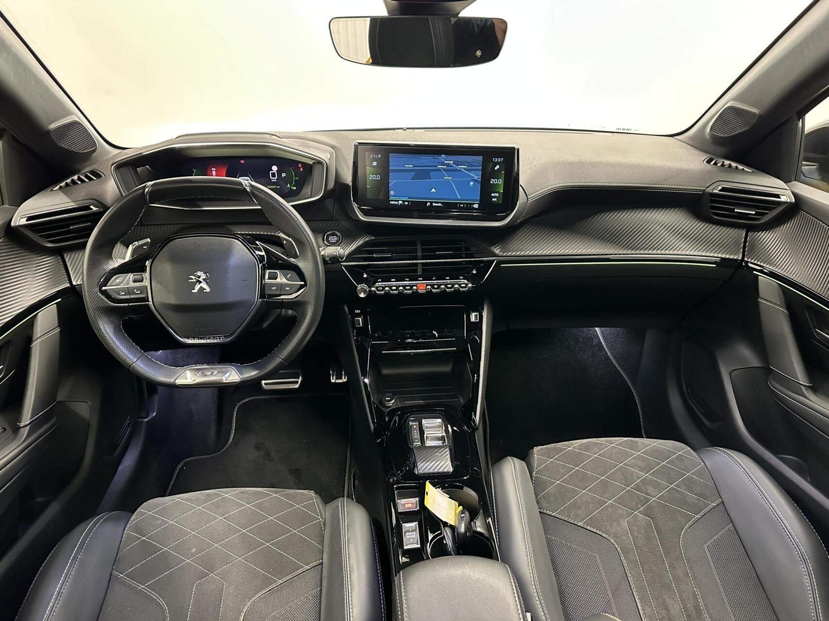 Peugeot 208 1.2 PureTech GT Pack Pano Carplay Camera Stoelve, Auto's, Peugeot, 101 pk, Gebruikt, Euro 6, Met garantie (alle)