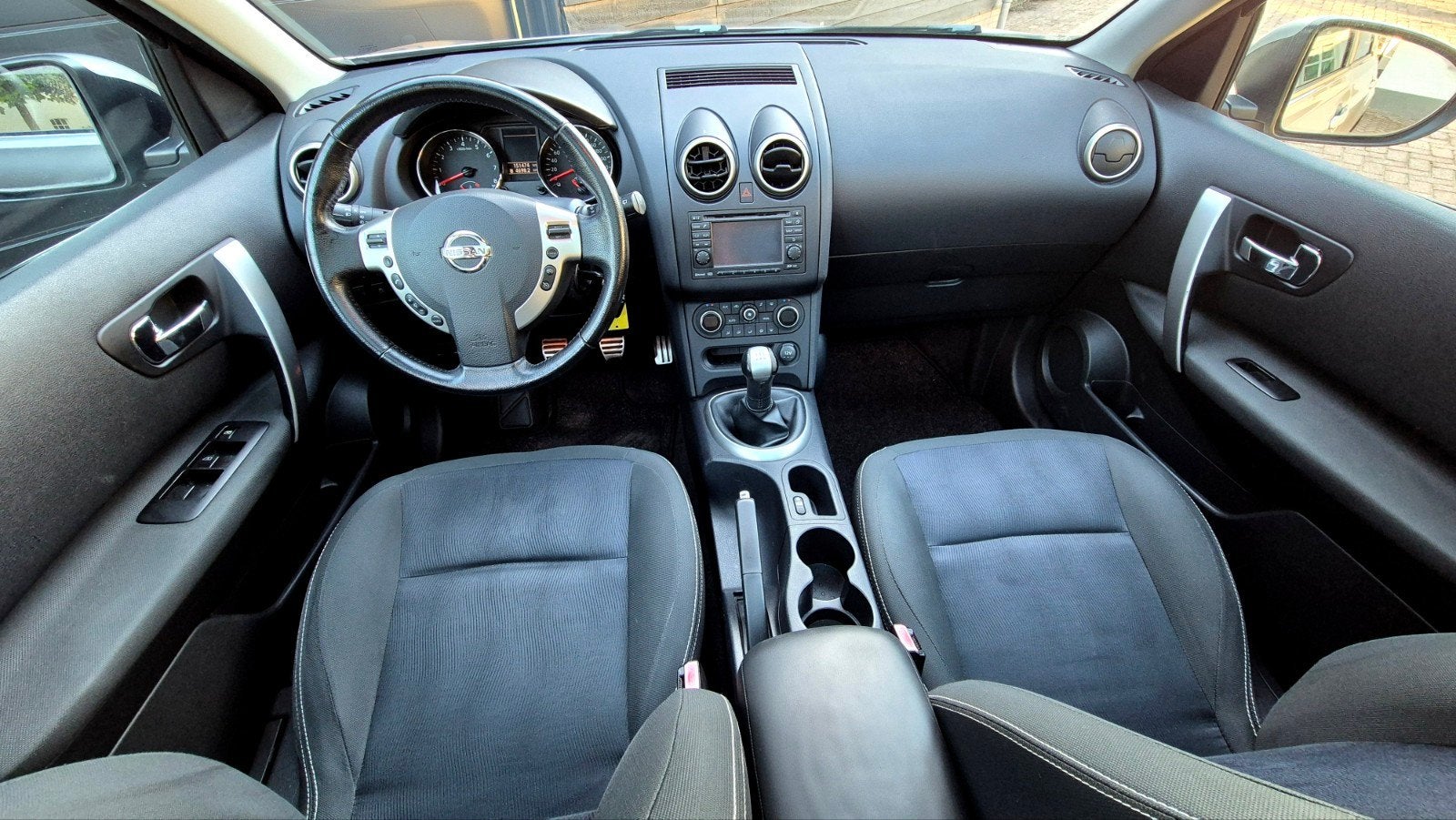 Foto 9 van Nissan Qashqai 1.6 2012 Grijs/Connect Edition/Pano/ Inruil m