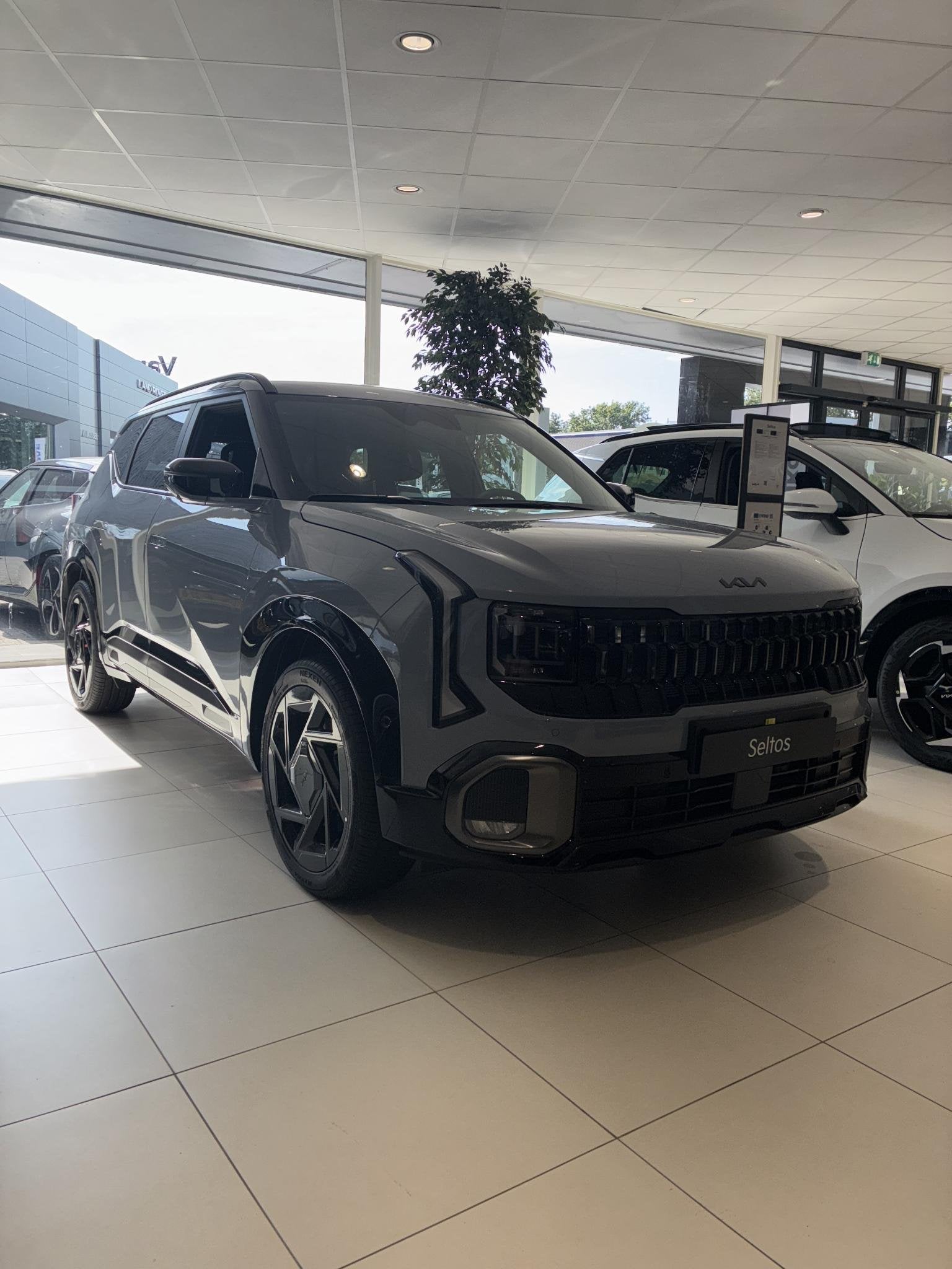 Kia Seltos 1.6 T-GDi Special Edition Automaat | Leder | Stoe, Auto's, Dealer onderhouden, Lichtsensor, 179 pk, 1465 kg