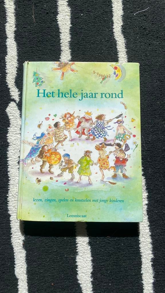 Het hele jaar rond, Ophalen of Verzenden, Zo goed als nieuw, Non-fictie
