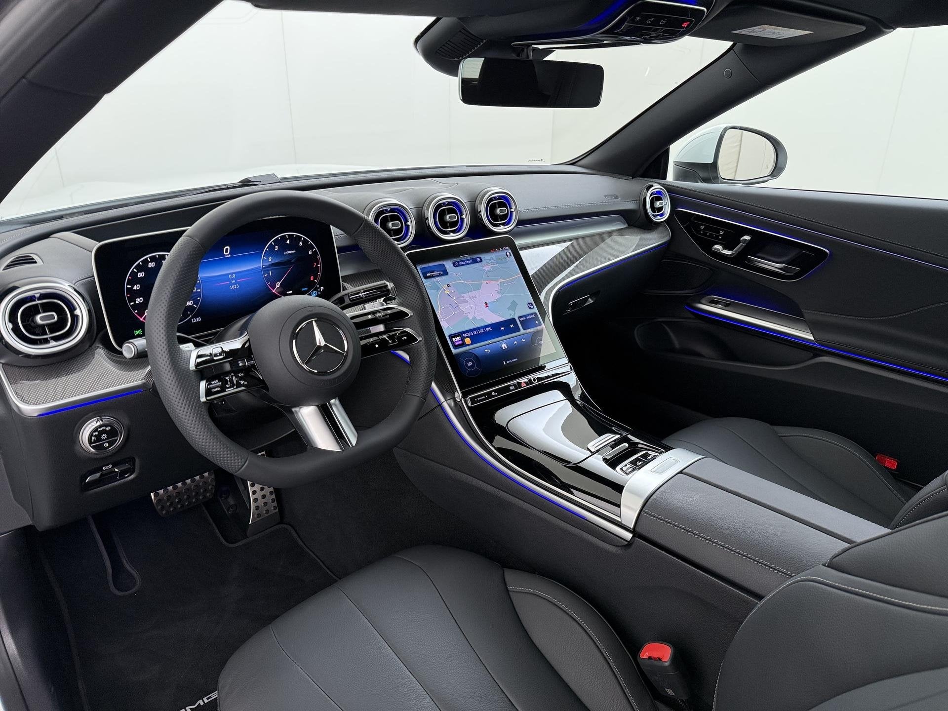 Mercedes-Benz CLE Cabriolet 300 4MATIC AMG Line | Head-Up Di, Auto's, Automaat, Dealer onderhouden, 4 cilinders, 4 stoelen