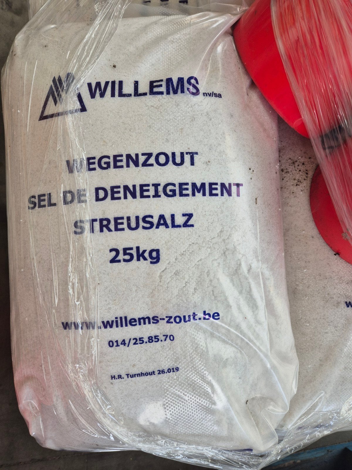 Strooizout - 17 volle zakken en emmers, Ophalen