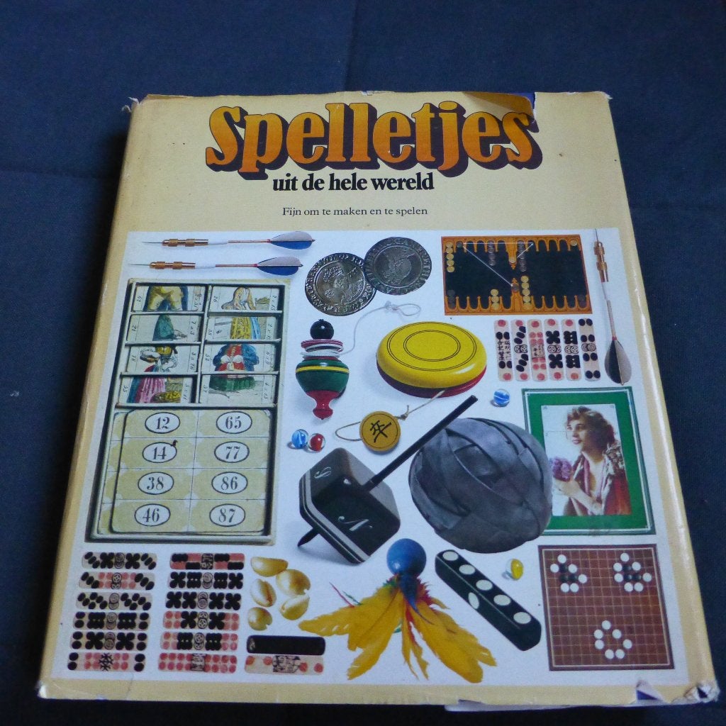 Spelletjes boek uit 1975, Boeken, Ophalen of Verzenden, Zo goed als nieuw, Overige onderwerpen, Geschikt voor kinderen