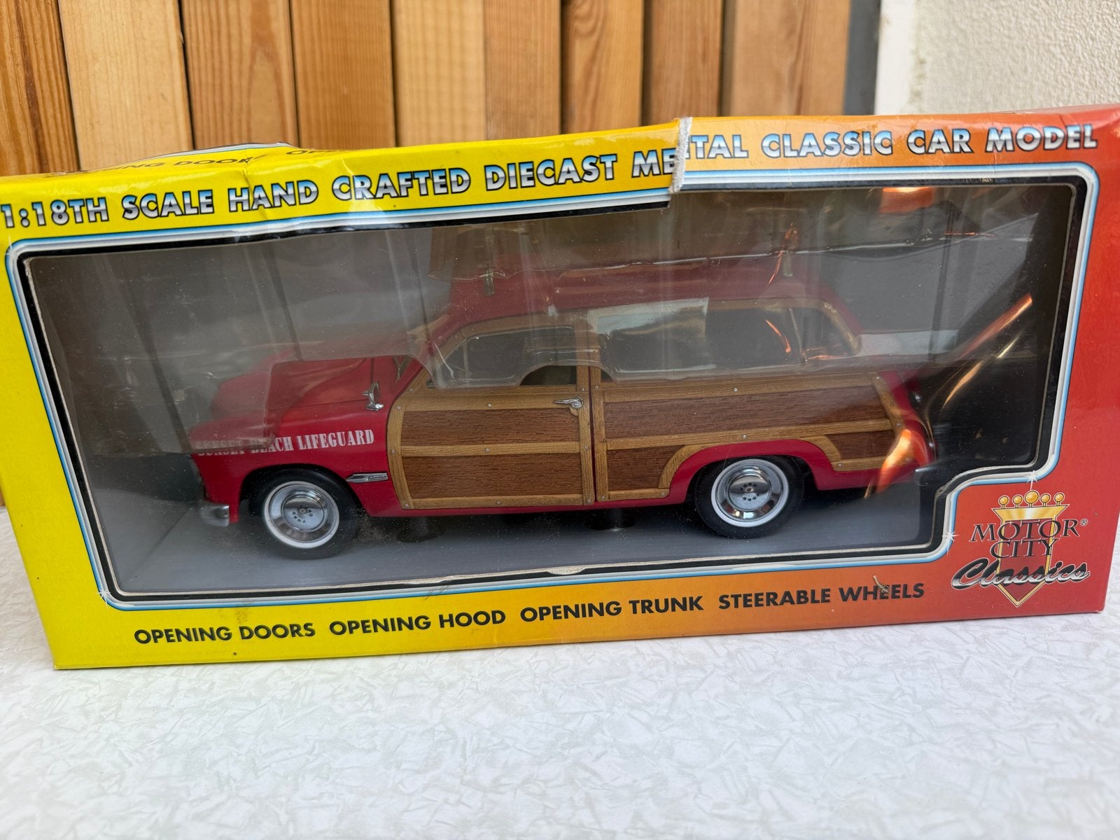 1:18 1949 Ford Woody Station Wagon - Motor City Classics, Ophalen, Nieuw, Auto, Overige merken