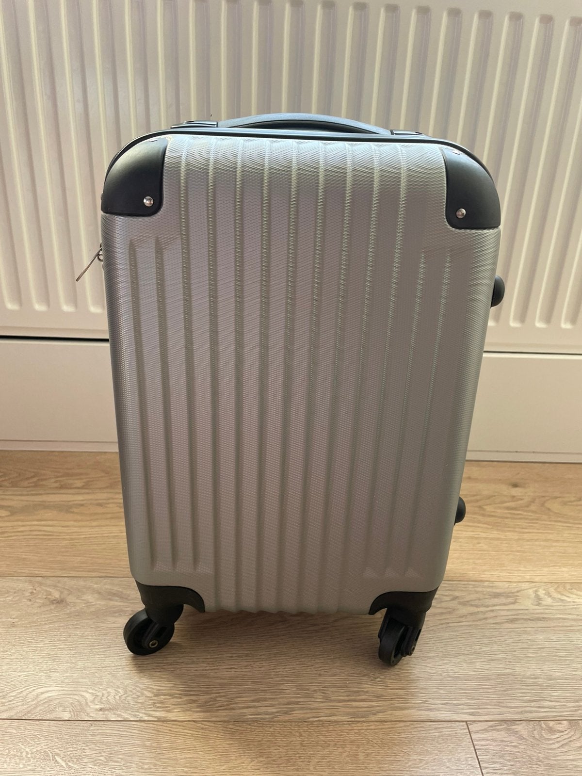 Rolkoffer reiskoffer handbagage te koop, Wieltjes, 50 tot 60 cm, Hard kunststof, Ophalen of Verzenden