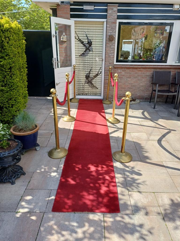 6  afzetpaaltjes met rood koord plus rode loper,bieden, Ophalen of Verzenden