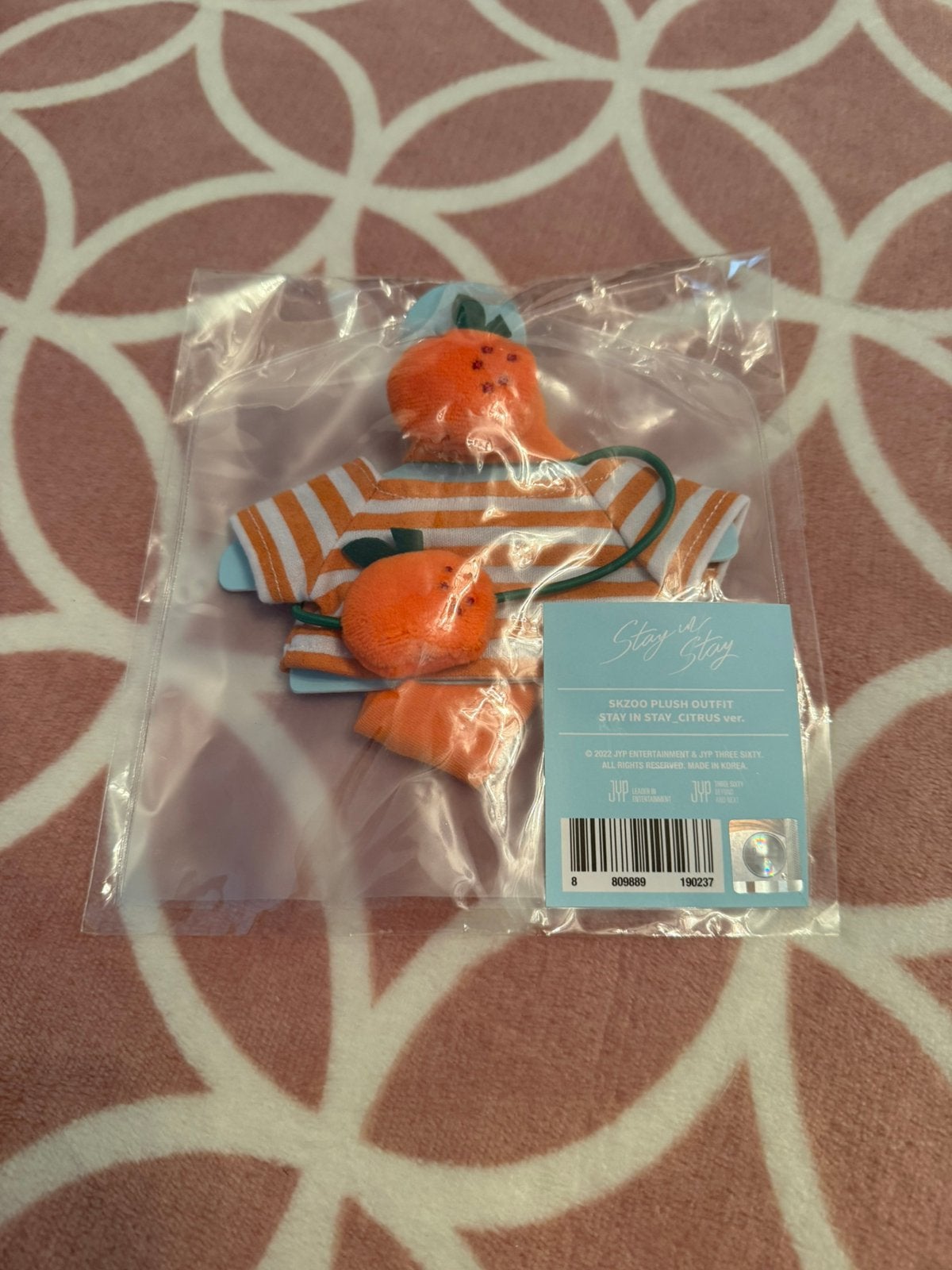 Stray Kids SKZOO Citrus original plush outfit., Ophalen of Verzenden, Nieuw, Foto of Kaart