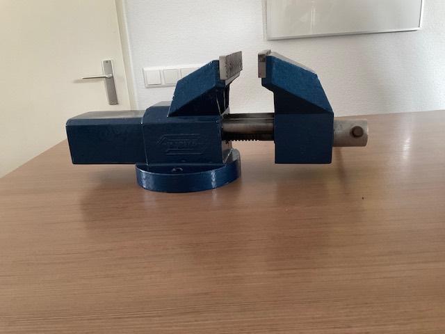 Nette Bankschroef, Doe-het-zelf en Verbouw, Ophalen of Verzenden, Gebruikt, Minder dan 70 cm, Bankschroef