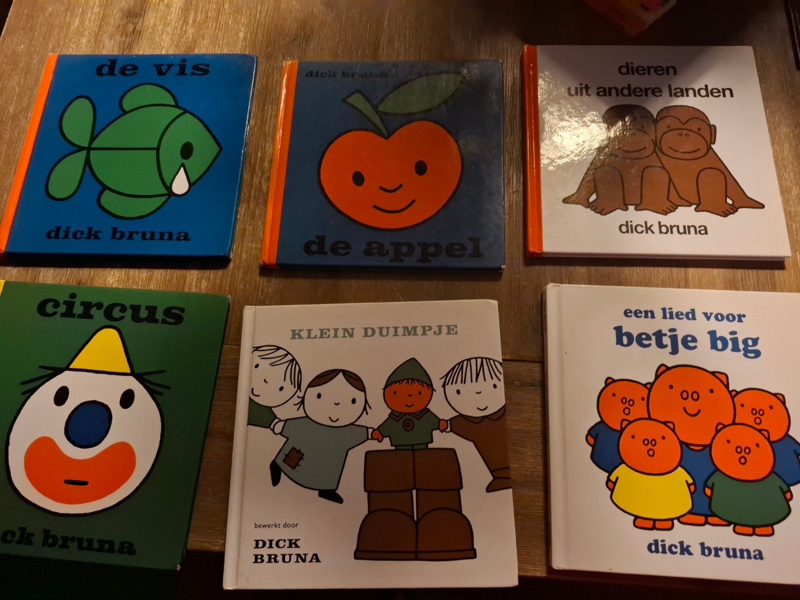 6 Dick Bruna boekjes, waaronder Klein Duimpje en De Appel, Boeken, Kinderboeken | Kleuters, Gelezen, Fictie algemeen, Jongen of Meisje