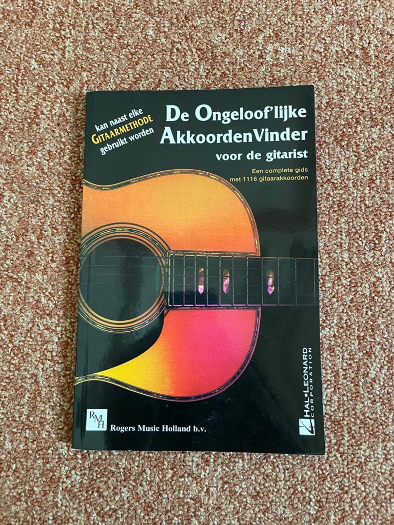 De Ongelooflijke AkkoordenVinder voor de gitarist, Gitaar, Overige genres, Les of Cursus, Ophalen of Verzenden