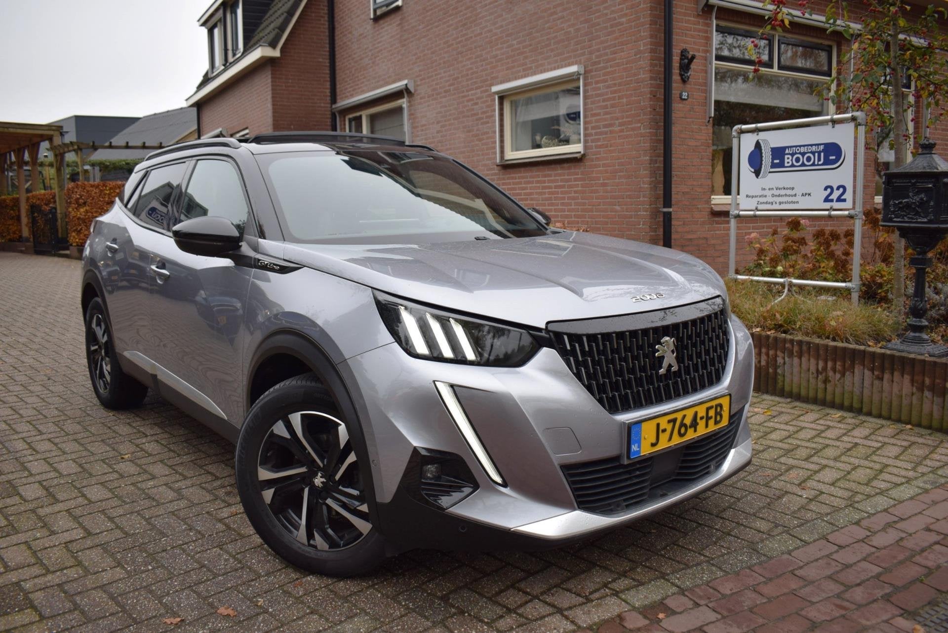 Foto 2 van Peugeot 2008 1.2 PureTech GT-Line AUTOM AIRCO-ECC/NAVI/PANO