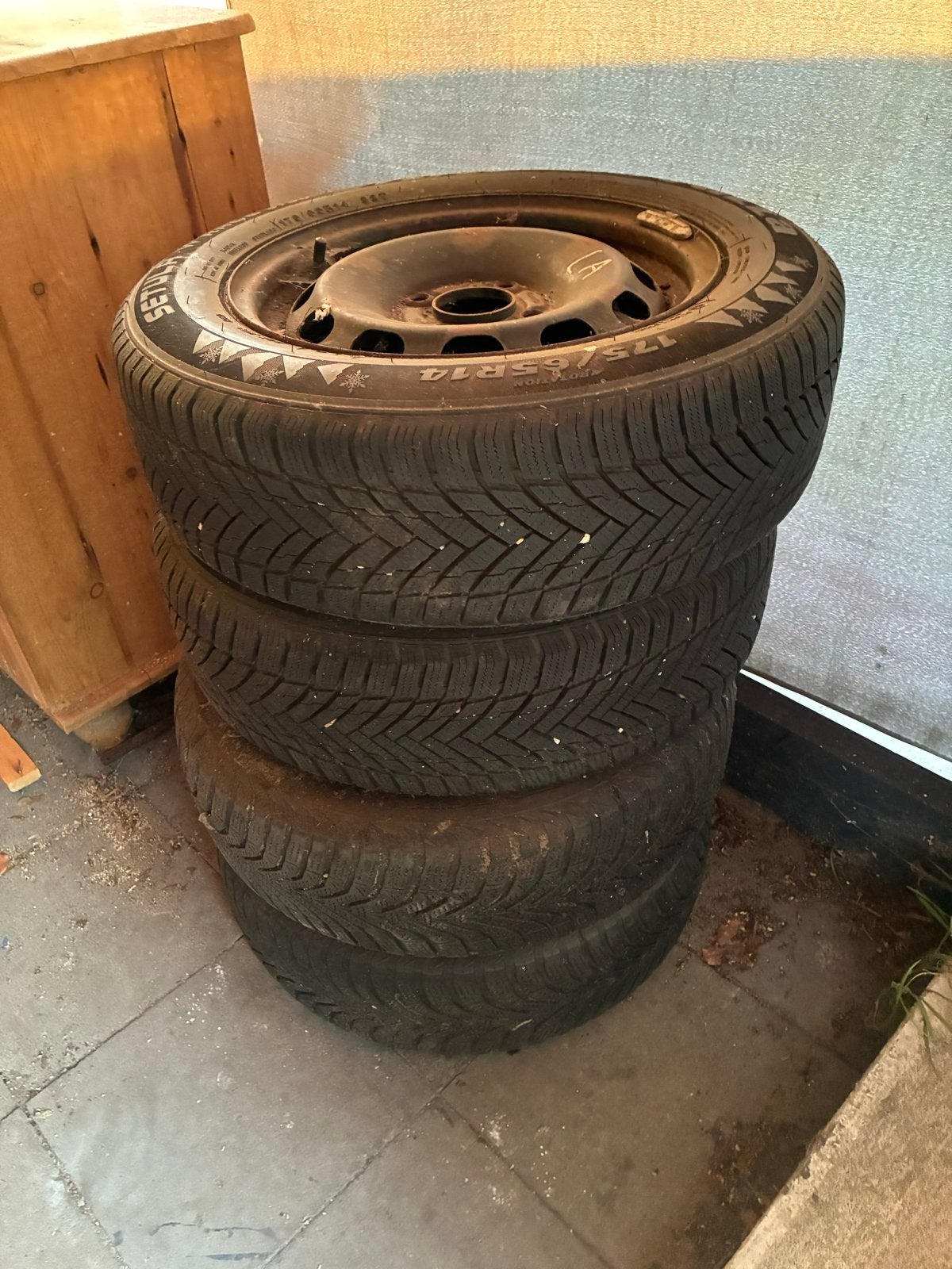 Vredestein winterbanden met velgen 175/65 R14, Auto-onderdelen, Banden en Velgen, Overig, 14 inch, Gebruikt, 175 mm