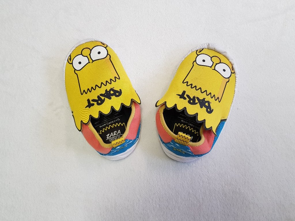 Super gave BART SIMPSON sloffen van ZARA FOOTWEAR mt 36-37., Kinderen en Baby's, Kinderkleding | Schoenen en Sokken, Verzenden