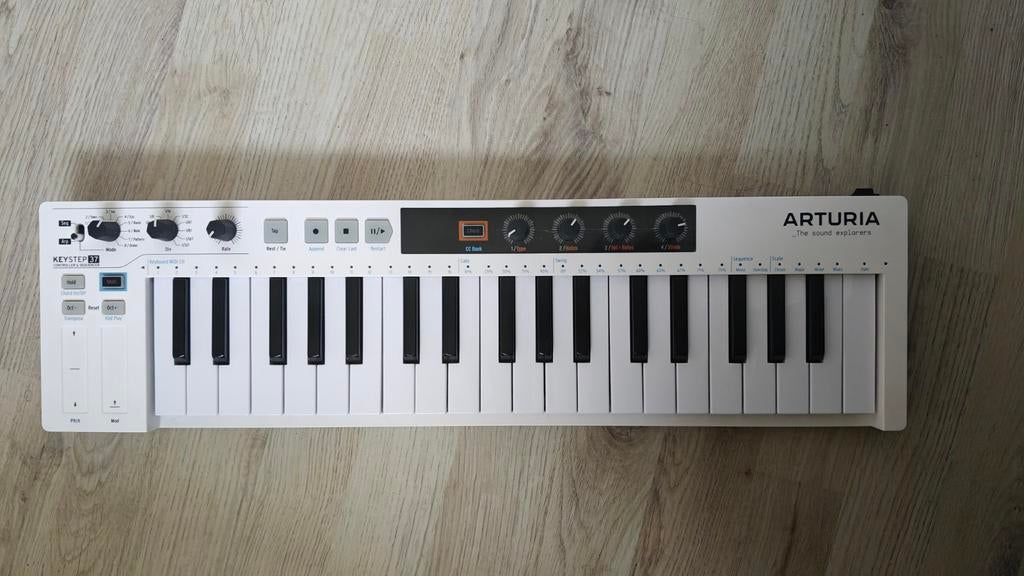 Arturia Keystep 37 MIDI Controller met doos, Muziek en Instrumenten, Synthesizers, Zo goed als nieuw, Overige aantallen, Overige merken