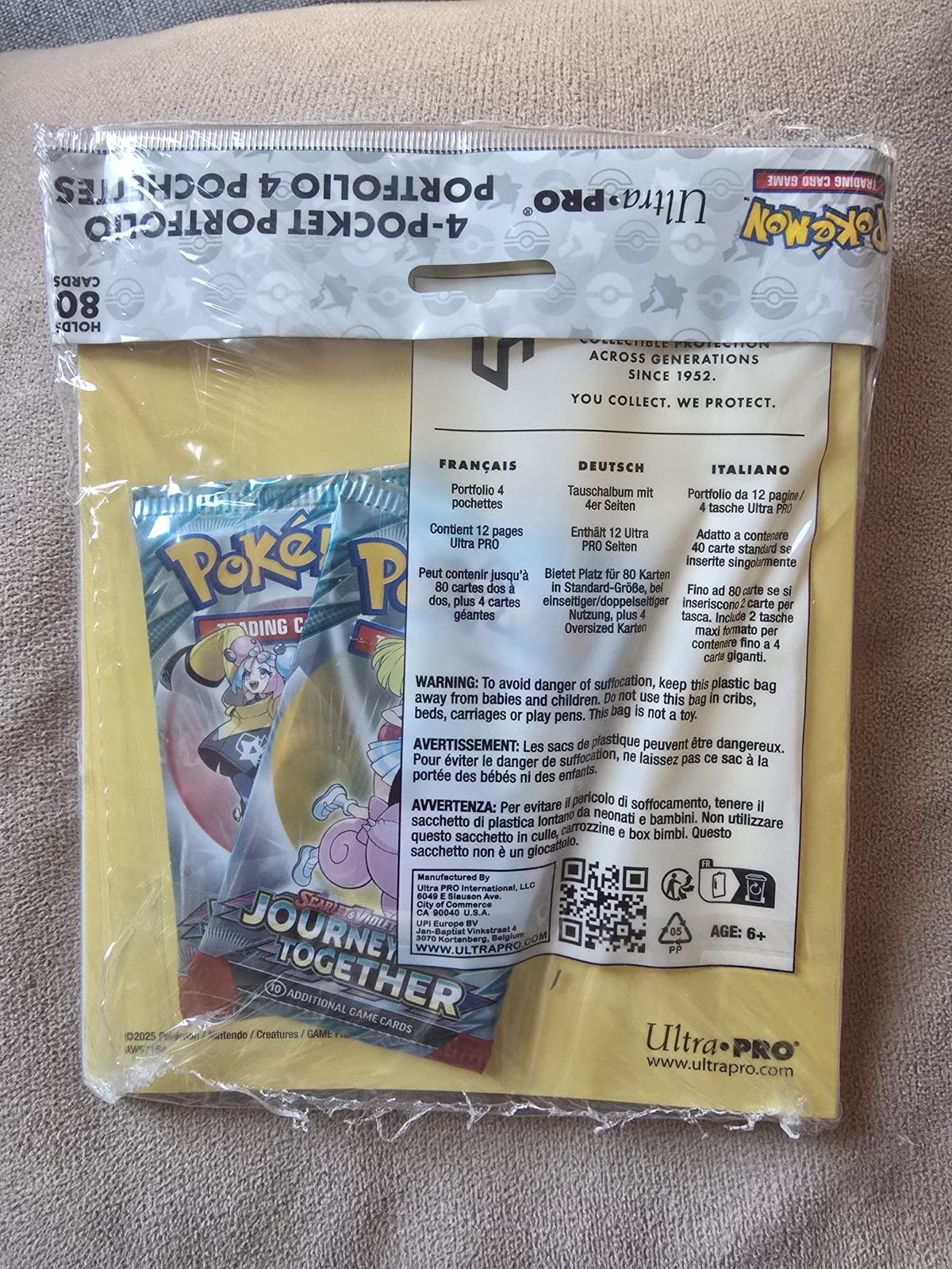 Pokémon 4-Pocket Portfolio + 2 boosterpacks, Ophalen of Verzenden, Nieuw
