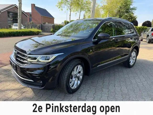 Volkswagen Tiguan 1.4 TSI eHybrid Elegance Busi € 27.888,0, 1716 kg, Gebruikt, 4 cilinders, Zwart