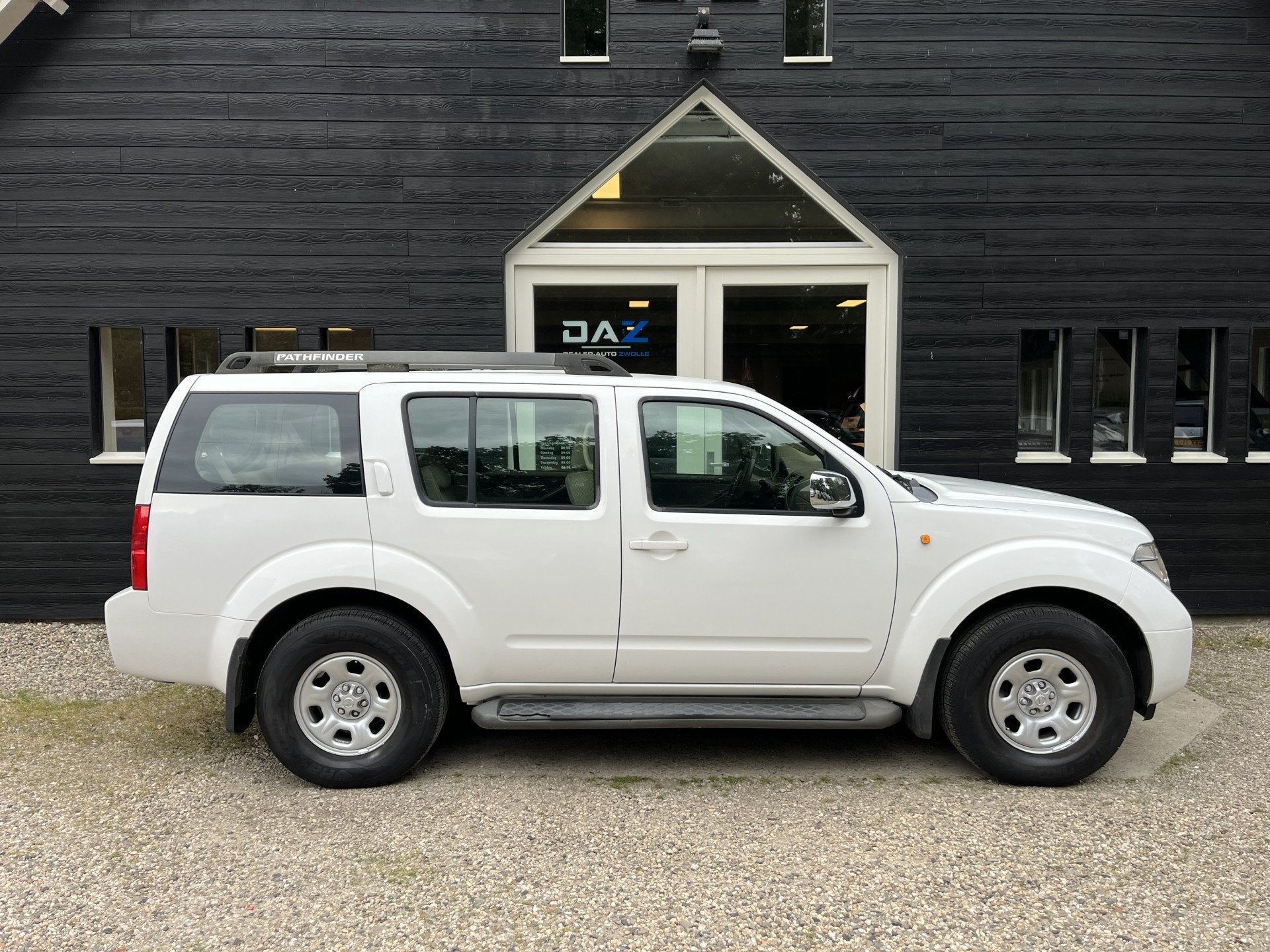 Nissan Pathfinder 4.0 V6 LE Premium IT 7P/4X4/Aut/Airco/Audi, Stof, Gebruikt, Parkeercamera, Wit