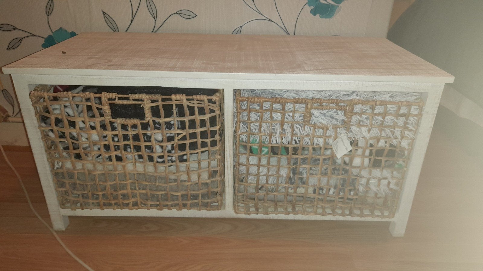Tv-meubel met 2 rieten manden - H44 D43 B94 cm, Ophalen, Gebruikt, 50 tot 100 cm, Minder dan 100 cm