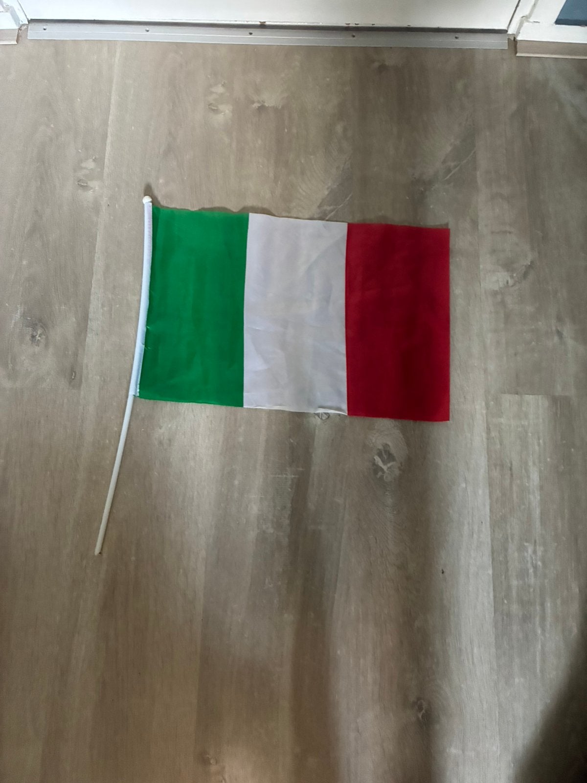 Italië vlag moet weg, Ophalen of Verzenden, Zo goed als nieuw