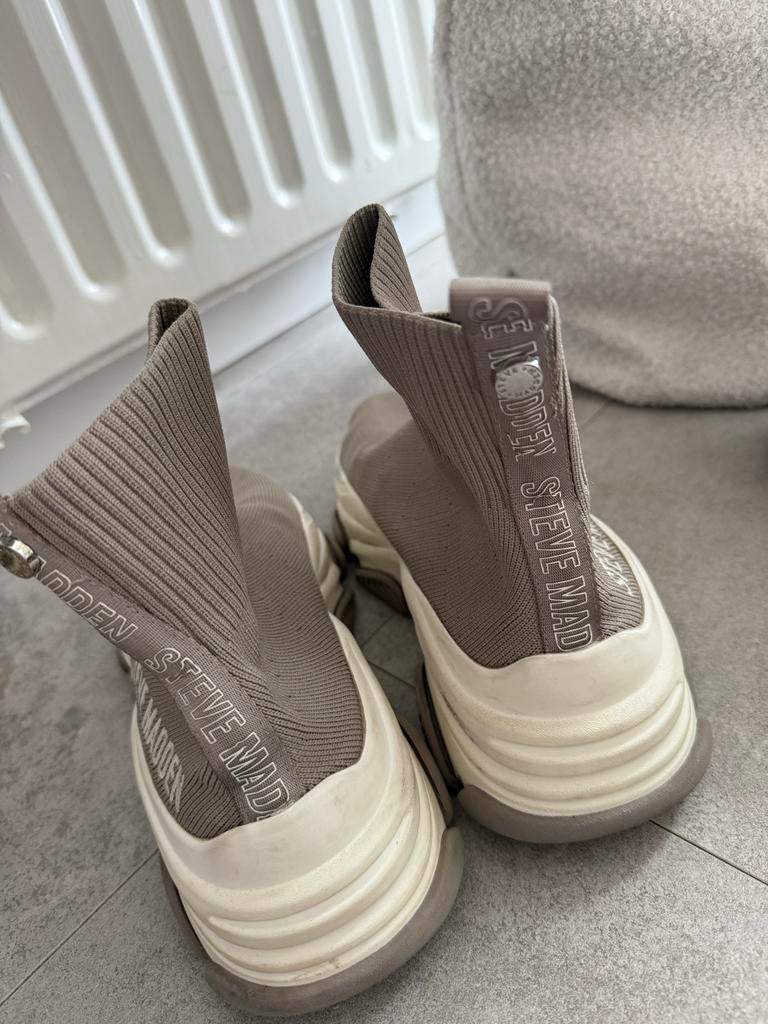 Steve Madden Sock Sneakers - Taupe, Verzenden, Zo goed als nieuw, Overige kleuren, Sneakers of Gympen