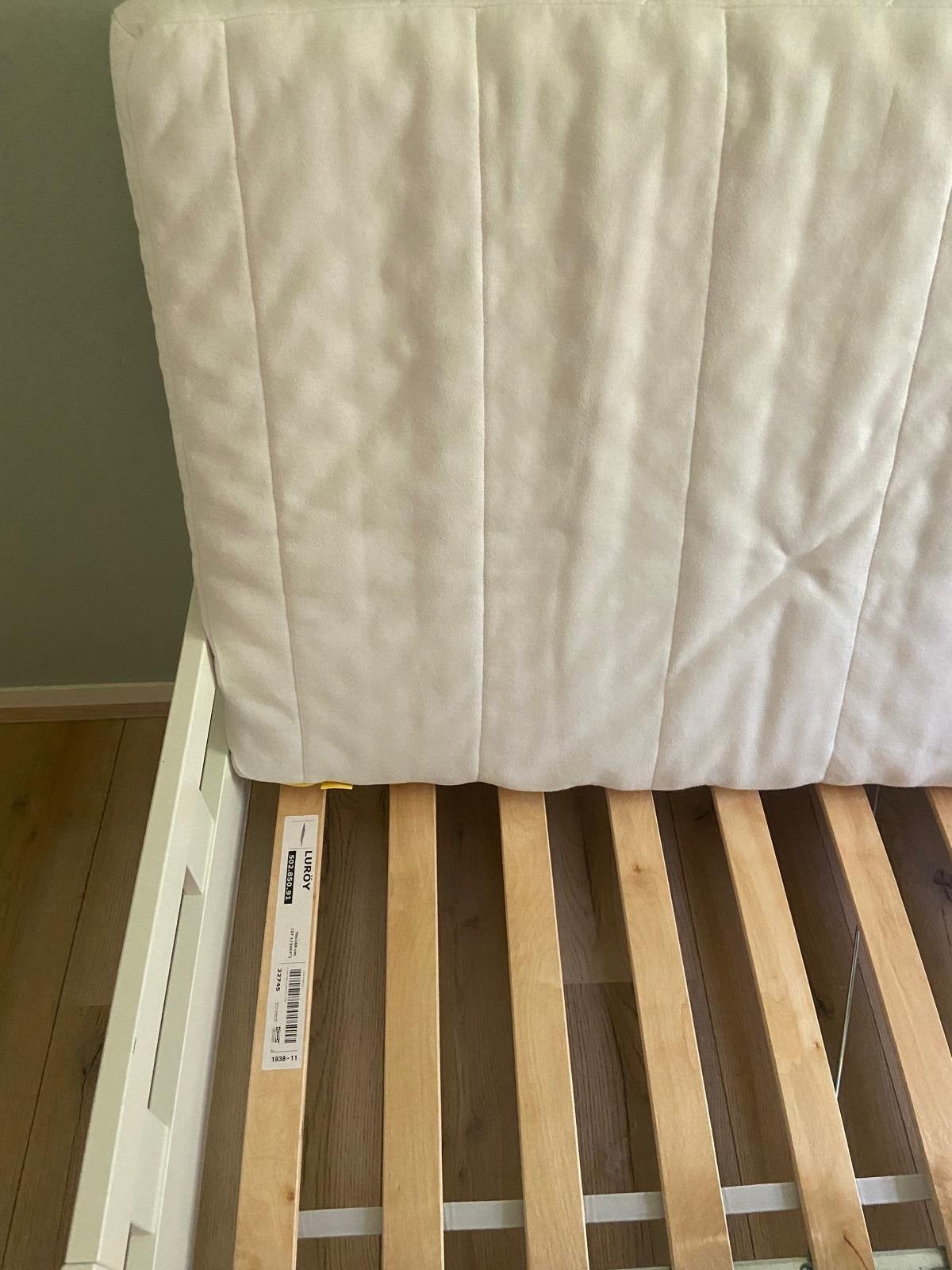IKEA SMÅSTAD peuter/kinderbed met matras en lattenbodem, Ophalen, 70 tot 85 cm, Zo goed als nieuw, Lattenbodem