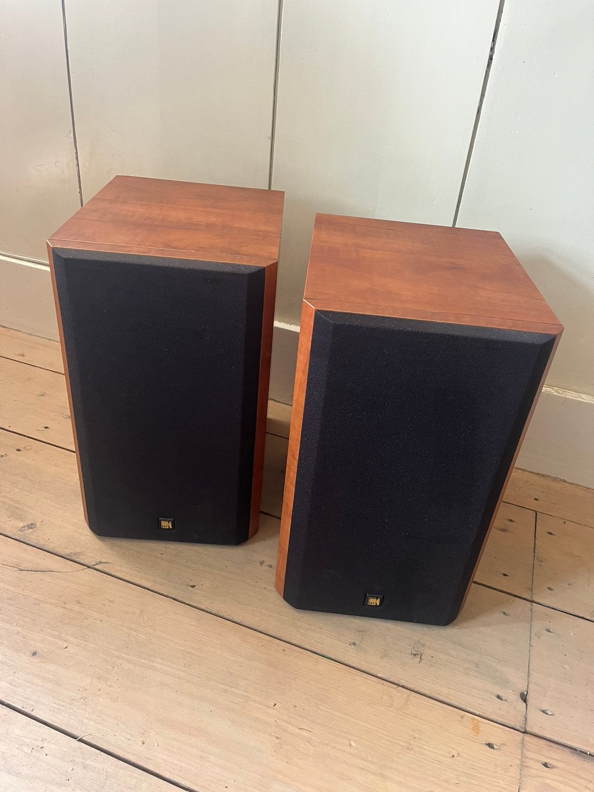 KEF cresta 10 shelf speaker set, Ophalen of Verzenden, Zo goed als nieuw, Front, Rear of Stereo speakers, Overige merken