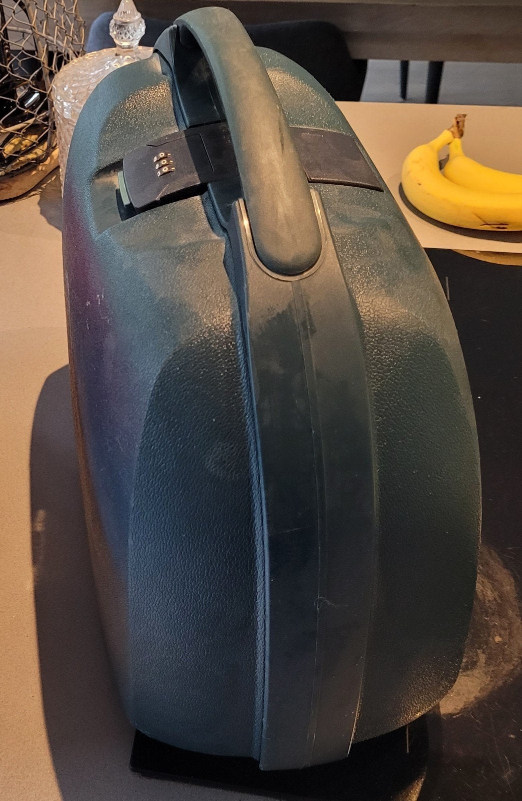 Donkergroene hardcase beauty koffer met slot, Ophalen, Gebruikt, Hard kunststof, Slot