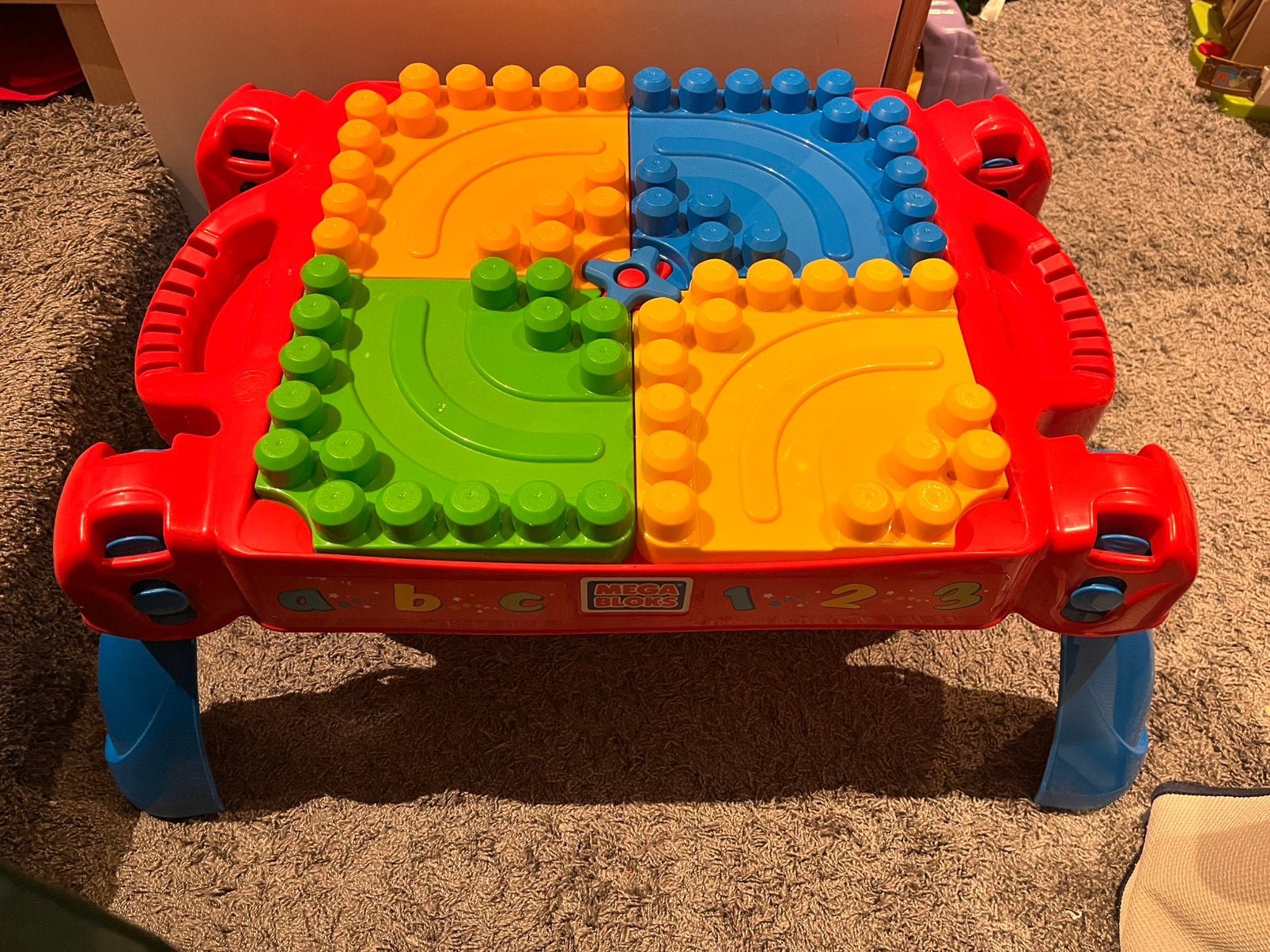 Megabloks speeltafeltje, Ophalen