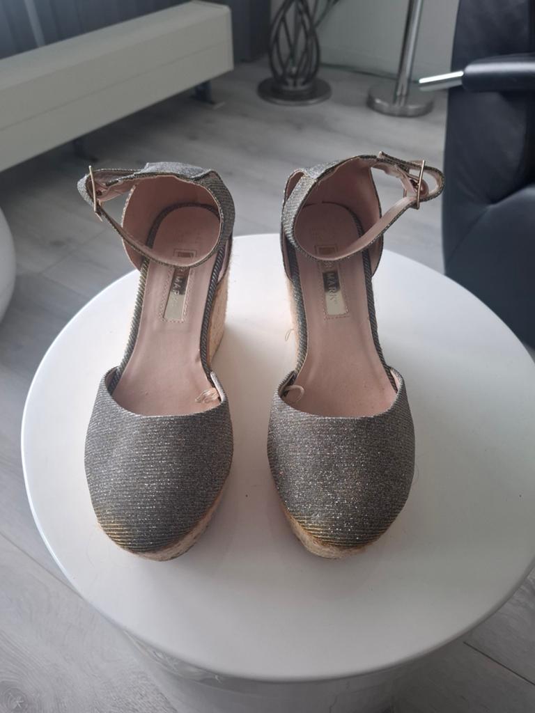 1x gedragen gouden Espadrilles met sleehak, Primark, mt 38, Overige kleuren, Primark, Ophalen of Verzenden, Zo goed als nieuw