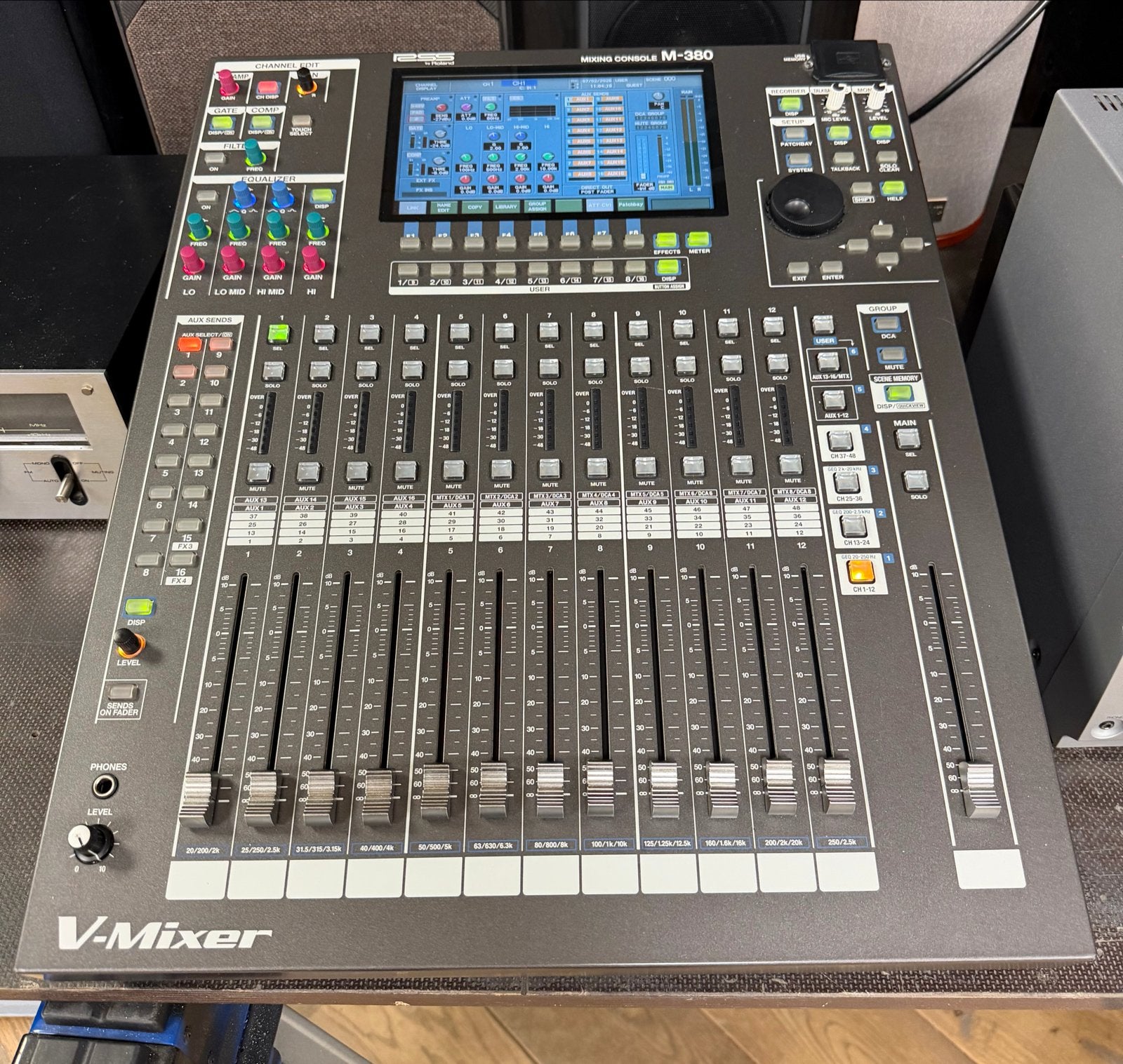 Roland M-380 V-Mixer Digitale Mengtafel als nieuw!, Muziek en Instrumenten, Mengpanelen, Ophalen, Gebruikt, 20 kanalen of meer