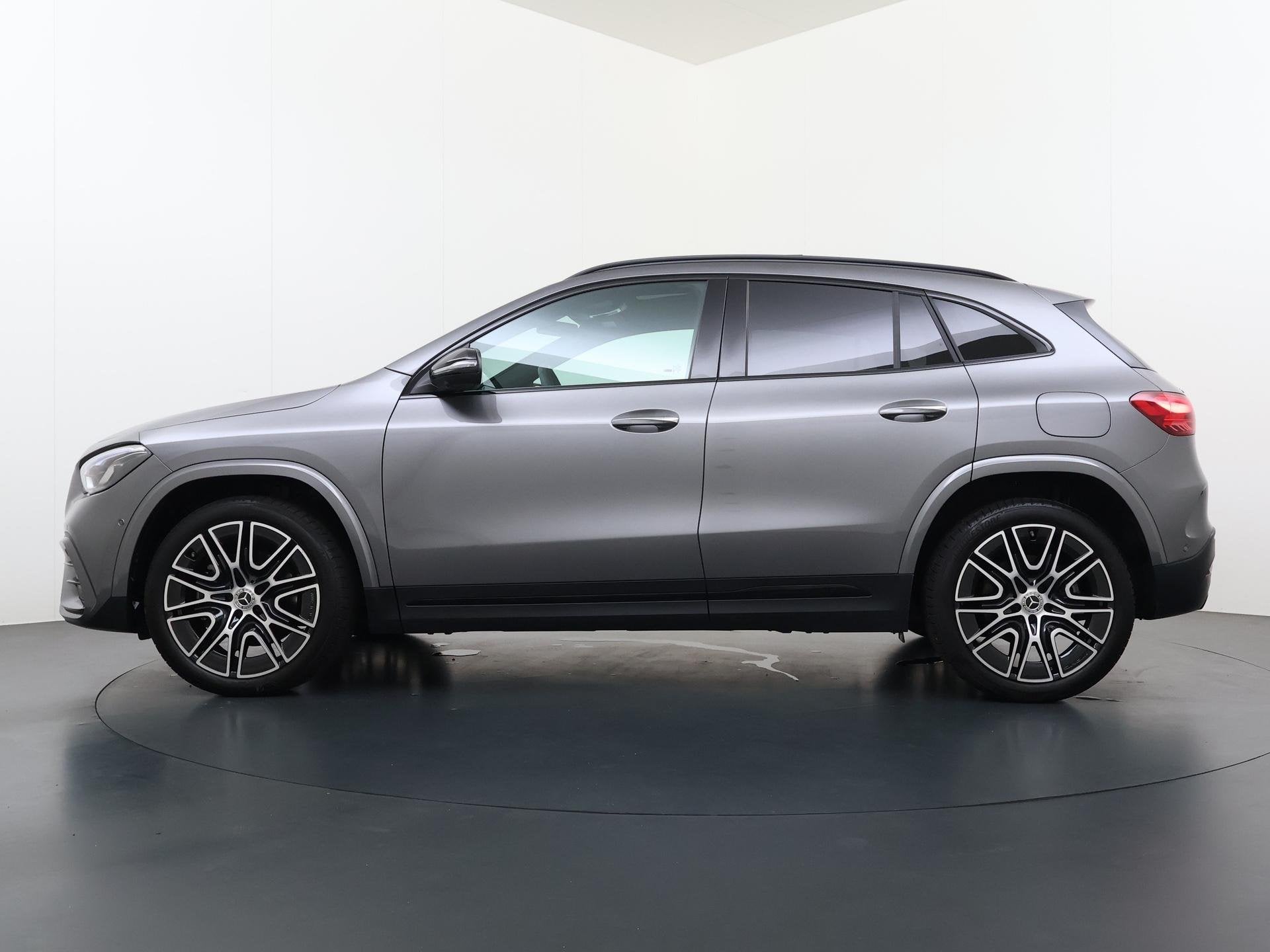 Mercedes-Benz GLA-klasse 250 e AMG Business Solution | Trekh, 4 cilinders, 16 kWh, Bedrijf, 1710 kg