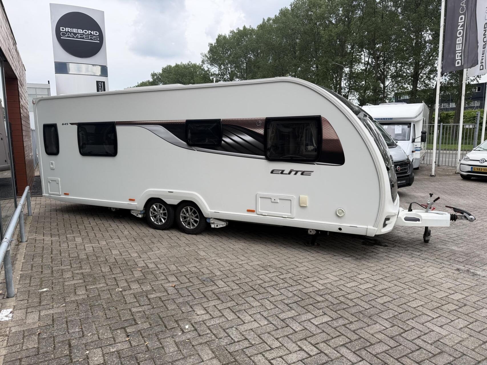 Swift Elite 645 Levelsysteem Mover Luifel Zonnepaneel Oven, Caravans en Kamperen, Caravans, 7 tot 8 meter, Bedrijf, Swift, Tot en met 4
