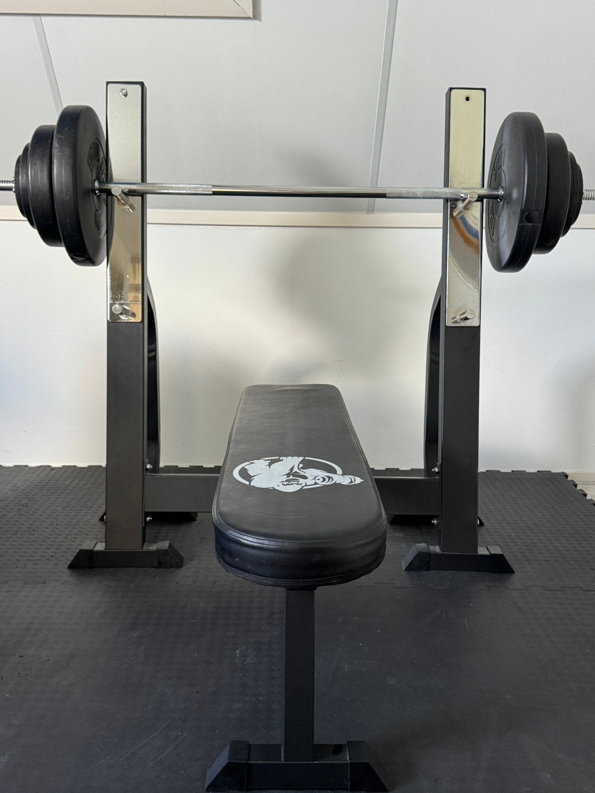 Gorilla Sports bankdrukbank + stang, Ophalen, Zo goed als nieuw, Fitnessbank