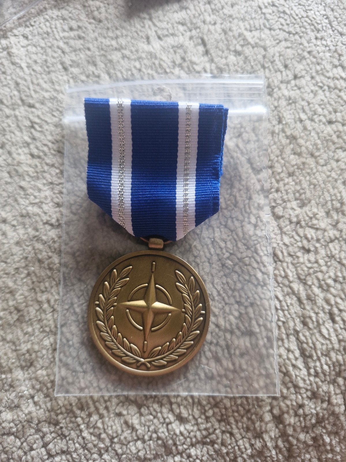 NATO Medaille - In Dienst van Vrede en Vrijheid, Ophalen of Verzenden