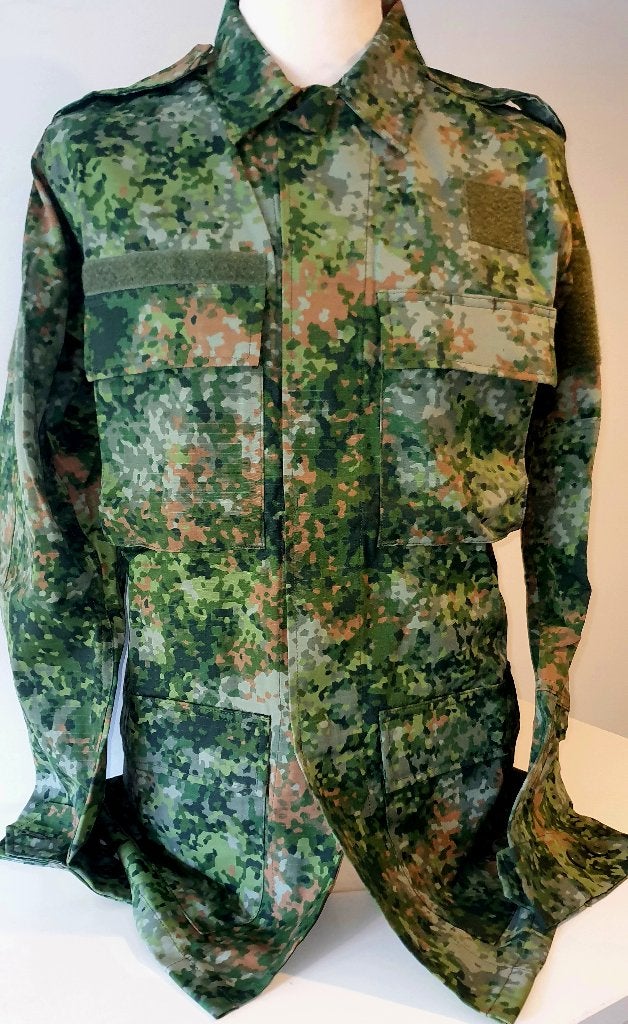 Splinternieuw NED Defensie KL Gevechtsjas NFP Camouflage Jas, Verzamelen, Verzenden, Landmacht, Nederland, Kleding of Schoenen