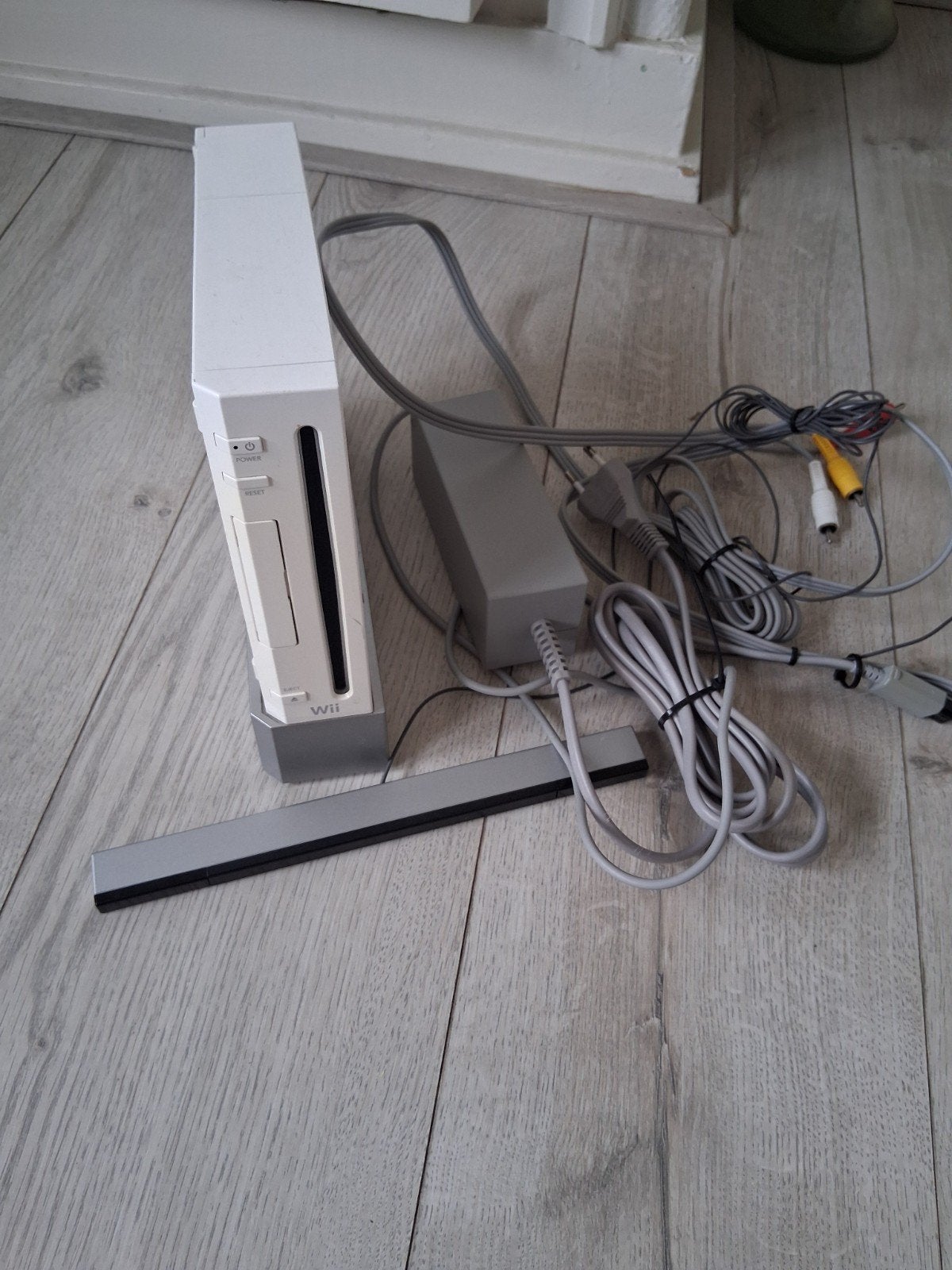 Wii console met alle benodigde kabels, Ophalen of Verzenden, Gebruikt, Zonder controller