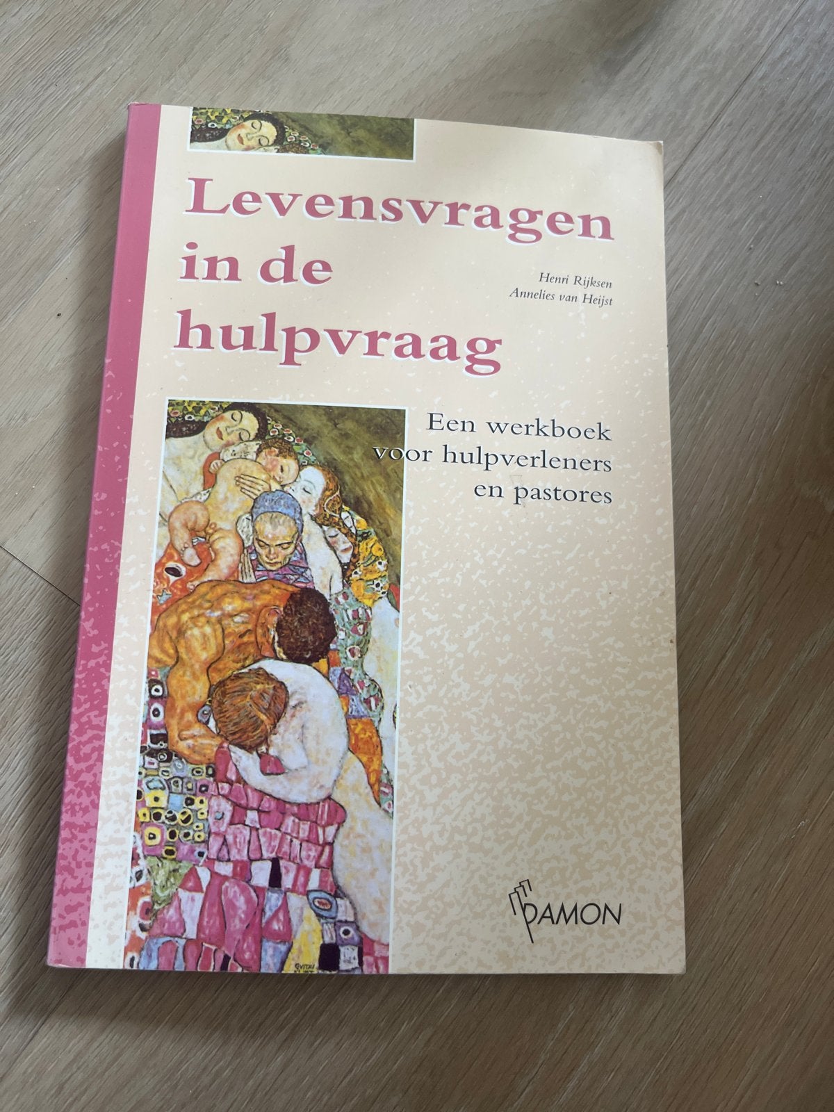 Levensvragen in de hulpvraag - Werkboek hulpverleners, Boeken, Ophalen of Verzenden, Gelezen, Spiritualiteit algemeen, Instructieboek
