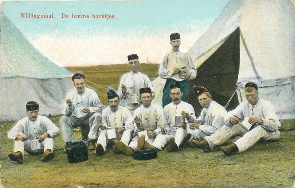 388-551-015 Middagmaal De bruine boontjes, Verzenden, Voor 1920, Sterren en Beroemdheden