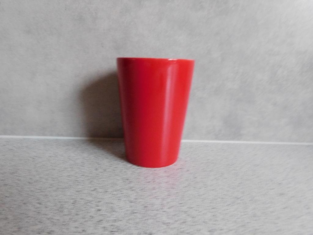 Melkbeker New Bone China Rood Premier Hema, Ophalen of Verzenden, Zo goed als nieuw, Overige stijlen, Kop(pen) en/of Schotel(s)